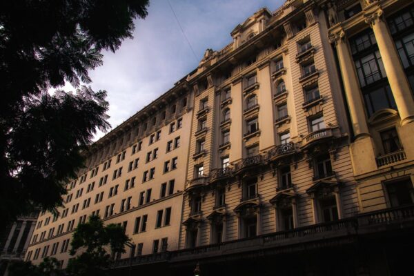 Locación comercial en Argentina: qué fija el Código y qué no